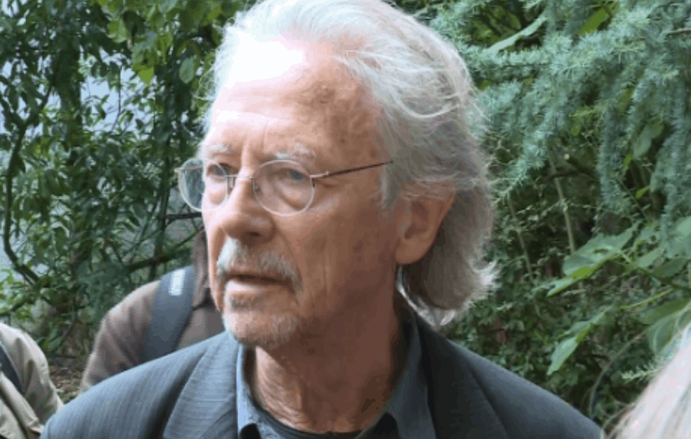 PETER HANDKE OBUKAO DRES PARTIZANA: Nobelovac pojačao CRNO-BELE! (FOTO)